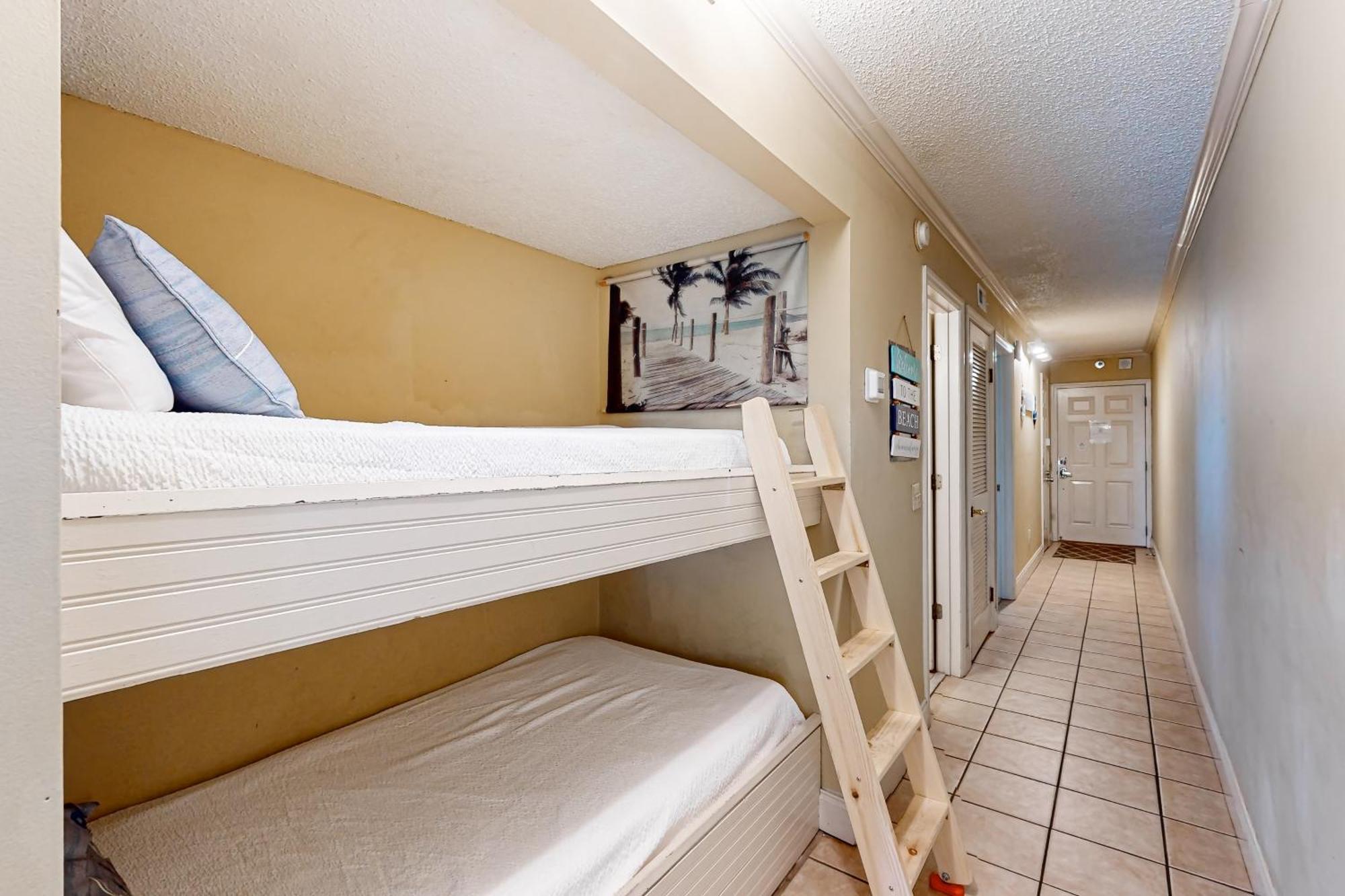 The Summit #920 Apartment